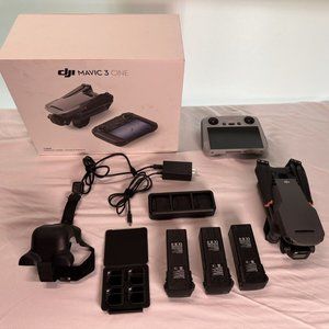 DJI Mavic 3 Cine Combo Drone